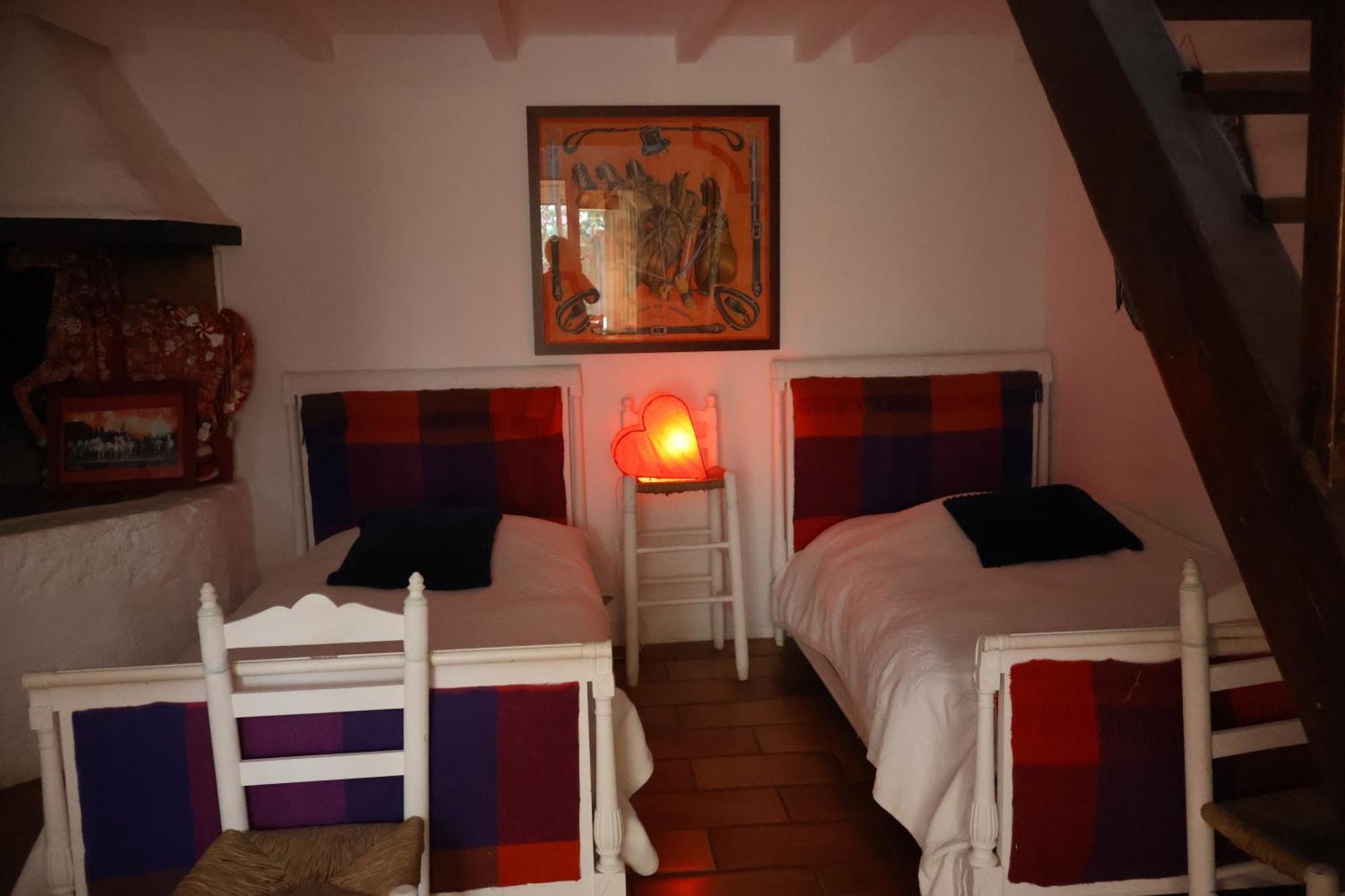 Gites Chambres D'Hotes Mazet Du Marechal Ferrant Сент-Марі-де-ла-Мер Екстер'єр фото