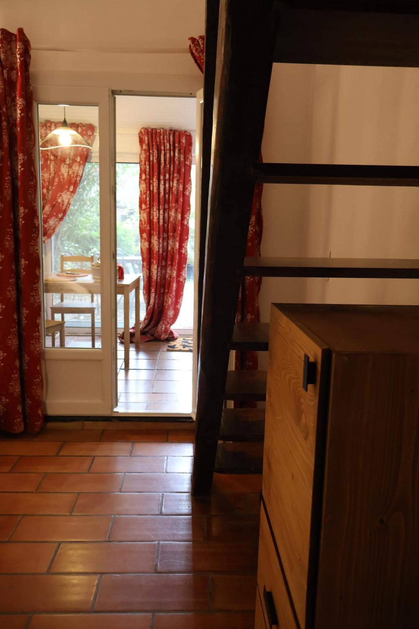 Gites Chambres D'Hotes Mazet Du Marechal Ferrant Сент-Марі-де-ла-Мер Екстер'єр фото